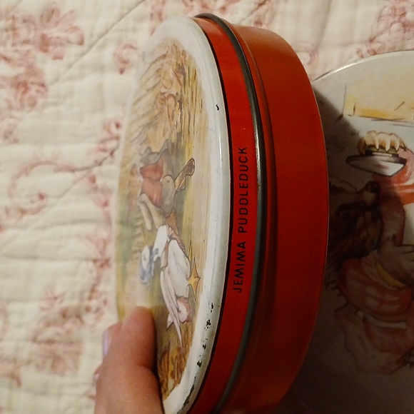 Vintage Beatrix Potter biscuit tins, made in England. - Picture 5 of 7